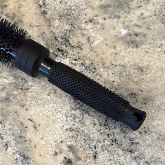 NEW ERGO Round Brush - Picture 3 of 4